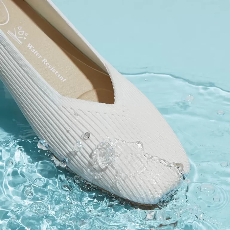 VIVAIA Margot | Margot 2.0 Square-Toe V-Cut Flats In Water Repellent |