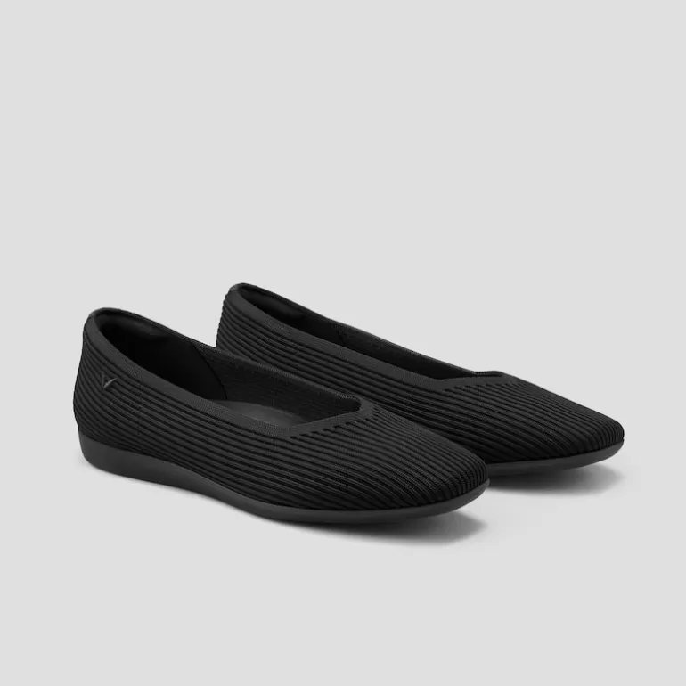 VIVAIA Walker | Margot Walker Lightweight Square-Toe V-Cut Flats In |