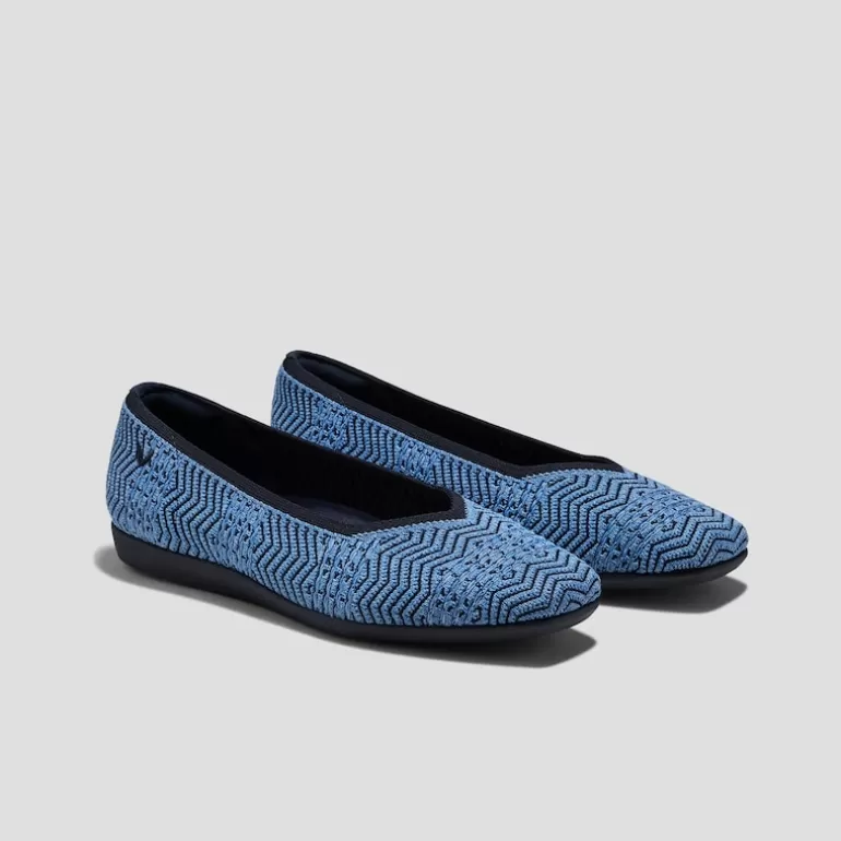 VIVAIA Walker | Margot Walker Lightweight Square-Toe V-Cut Flats In |